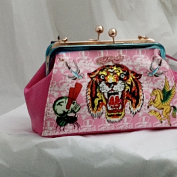 Ed Hardy Pink Rhinestone Siberia Hill Tiger Kiss Lock Frame Tattoo Charm Satchel - Picture 15 of 15